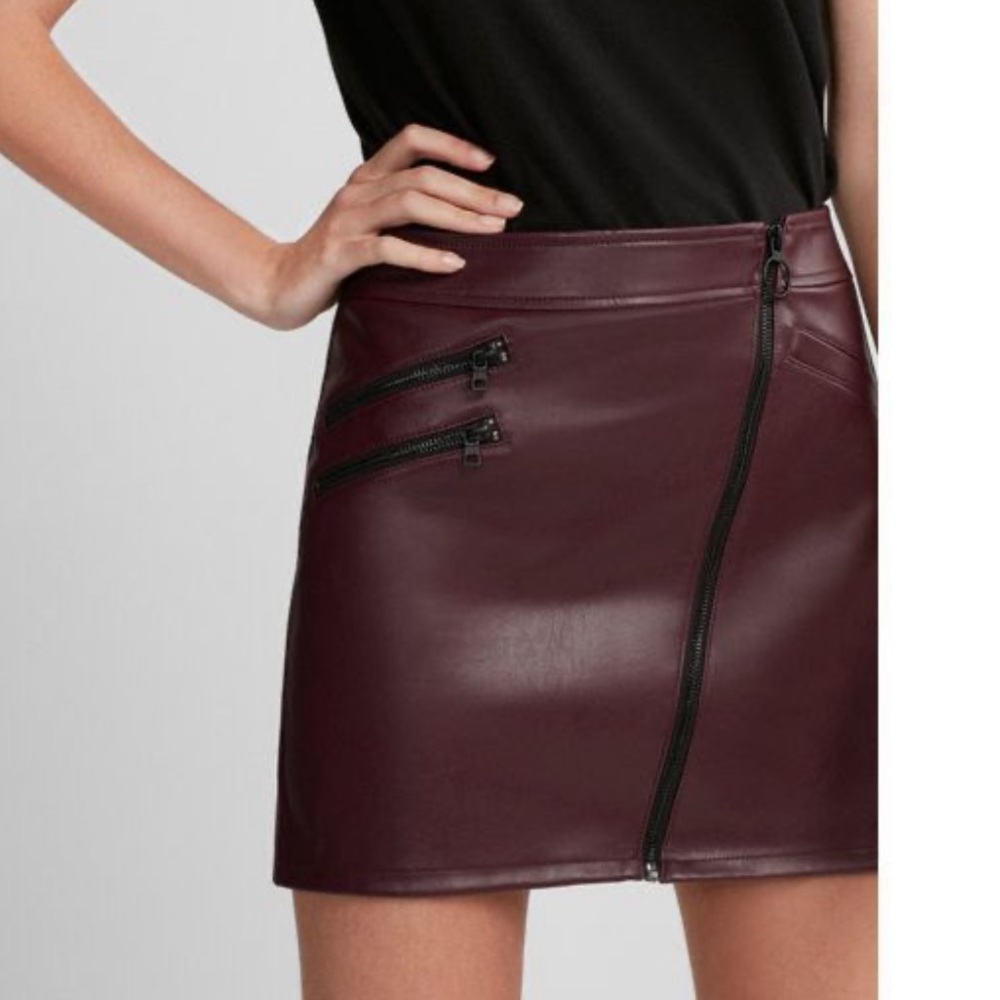 ♥️Maroon Size 8 Express Leather Skirt